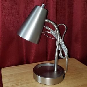 Desk lamp in stainless steel color